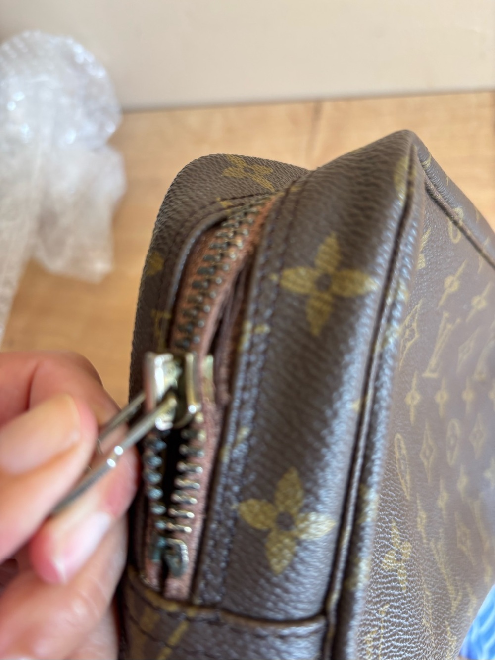 Authentic Louis Vuitton toiletry monogram - Picture 11 of 11